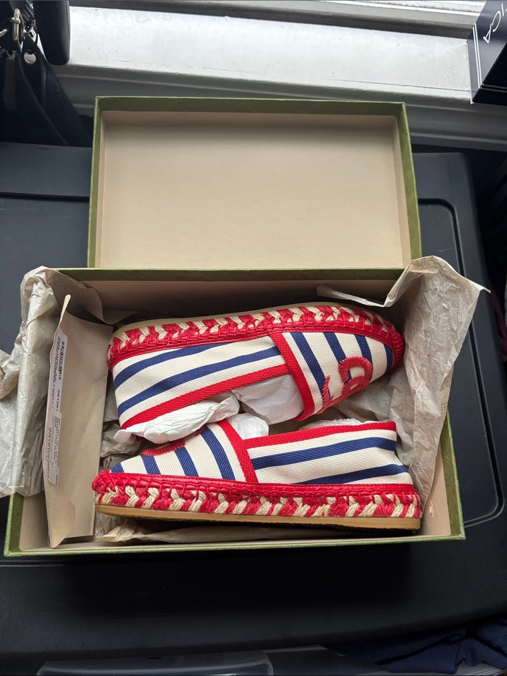 BRAND NEW sz 30 Gucci Kids red, white, and navy blue striped canvas espadrilles